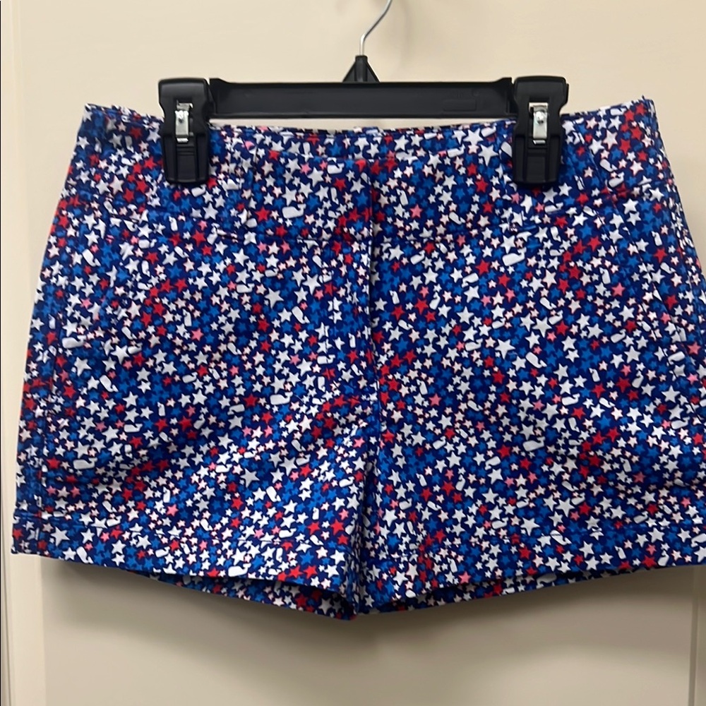 Vineyard Vine Blue and Red Bermuda Shorts with Festive Pattern